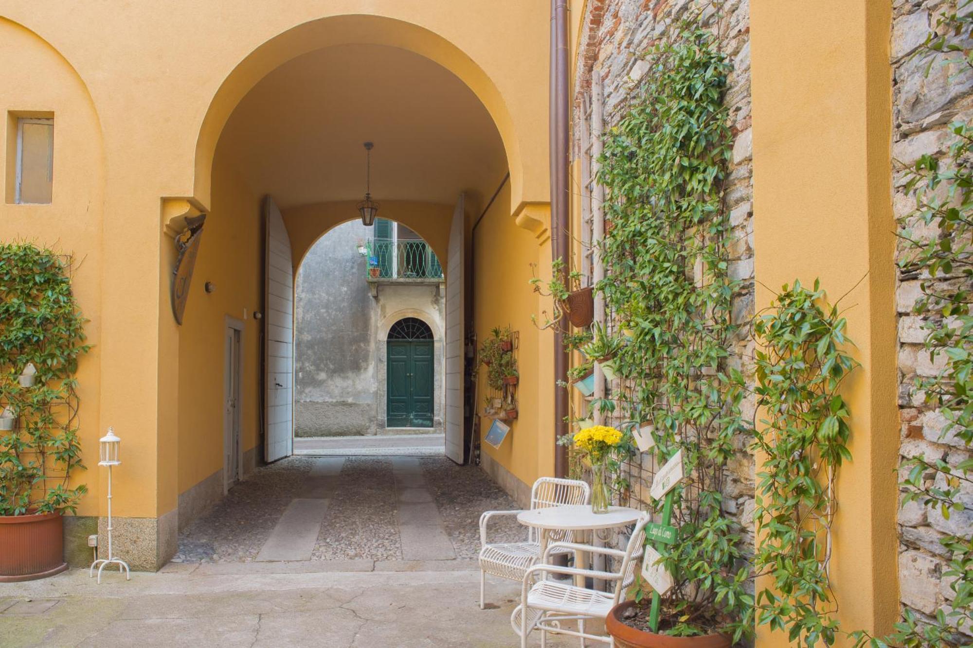 La Corte Di Zizi Cernobbio Exterior photo